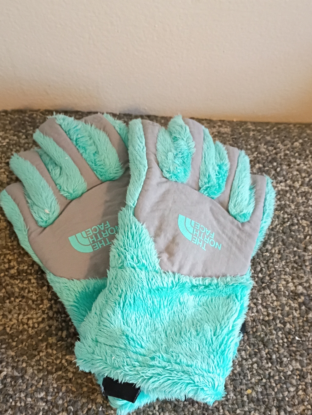 The North Face Aqua Osito and Gray Plush Fleece Gloves Size M Young Girl